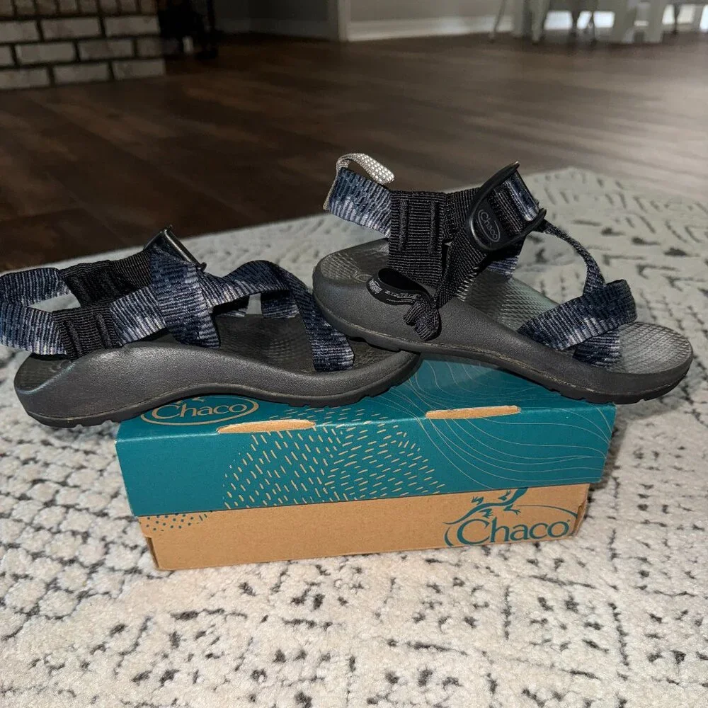 Chaco Unisex-Child Z1 Ecotread Sandal Size 12 Barely worn EEUC!! NAVY